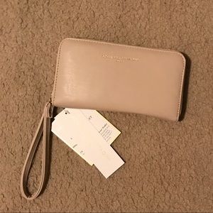 Adrienne Vittadini wallet/clutch
